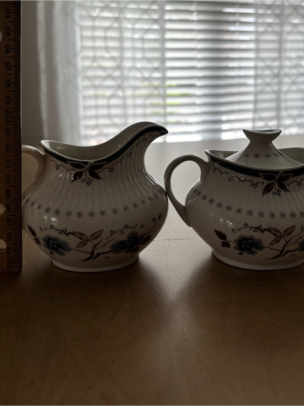 Royal Doulton Old Colony Sugar/Creamer & 3 Bowls. Made In England. See Photos. - Picture 13 of 14